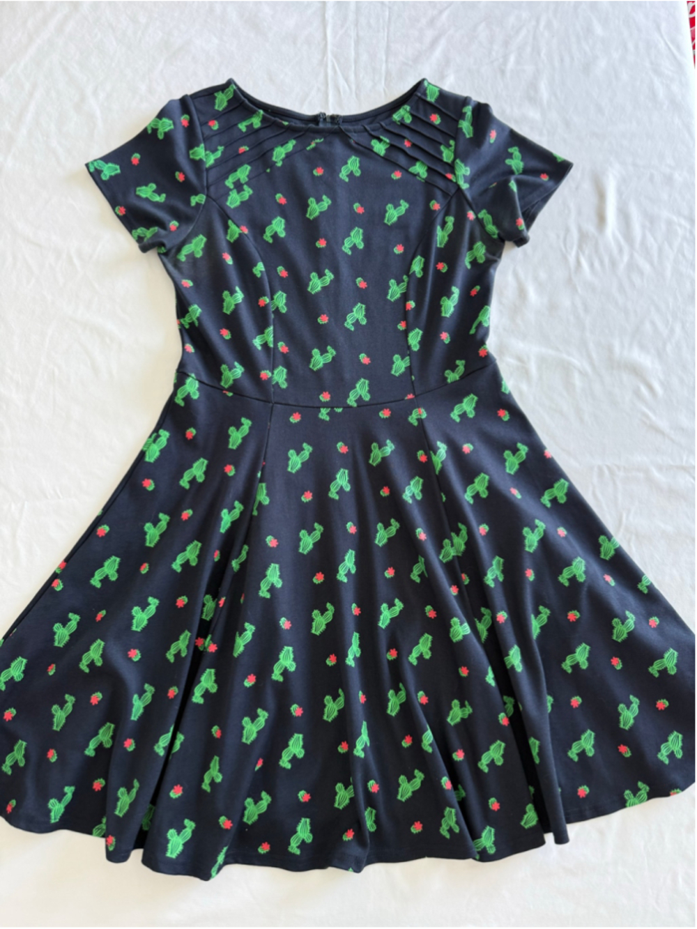 Women's Unique Vintage Cactus Print Dress, Size L, Black and Green - Picture 2 of 10